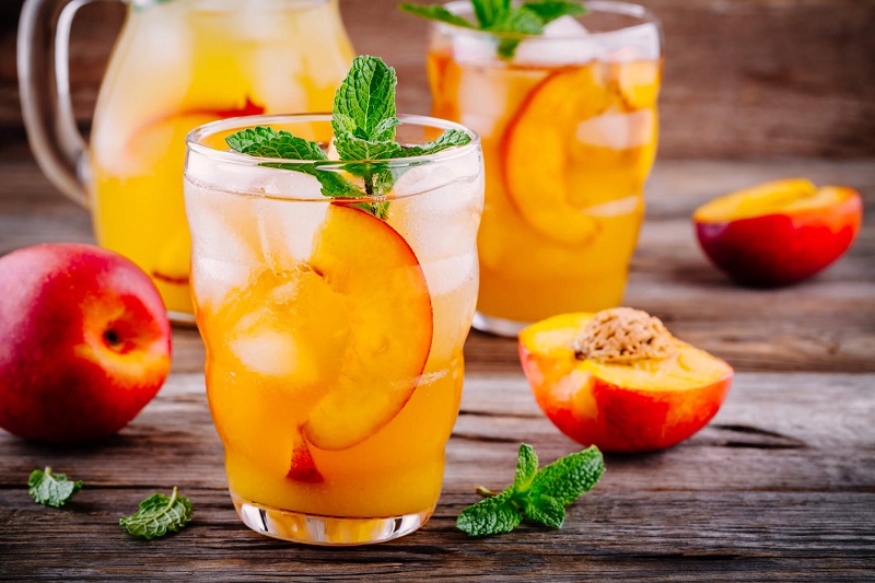 rượu vodka với đào
