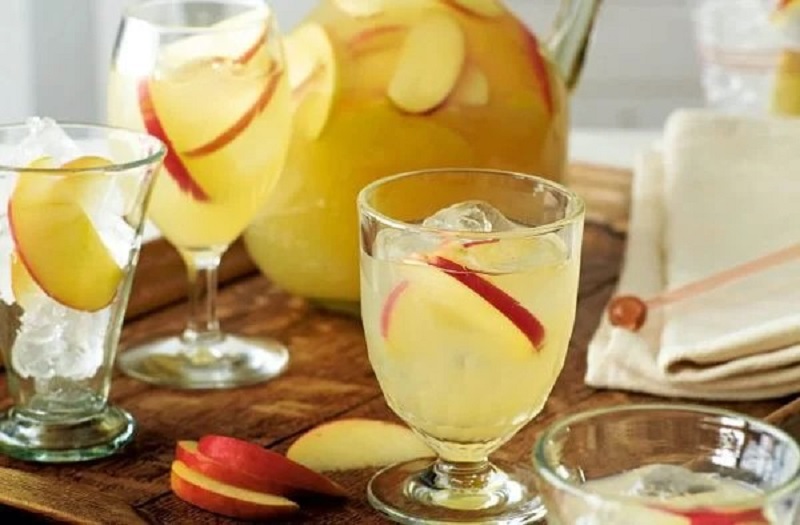 Rượu Vodka với táo