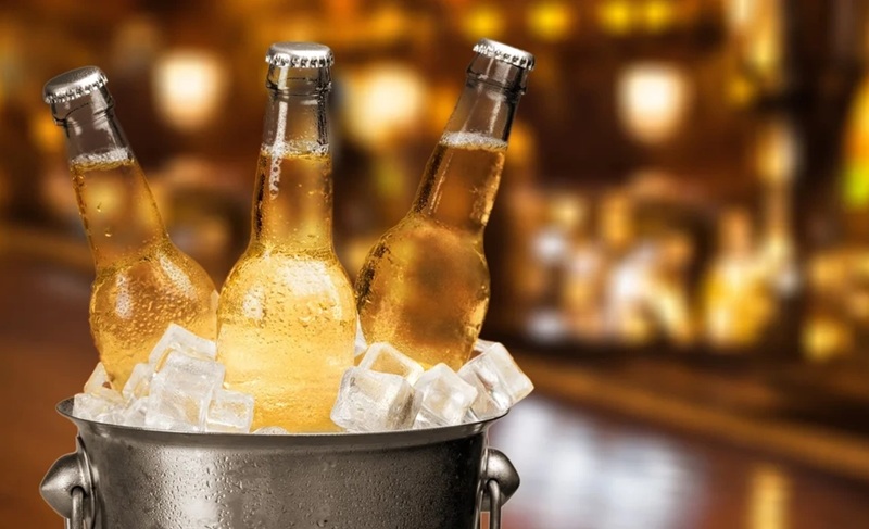 bia ướp lạnh để ở ngoài