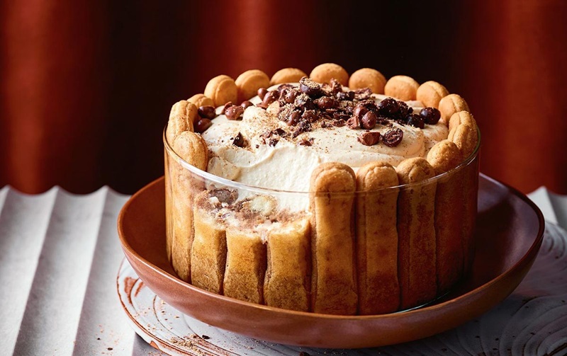 những loại bánh tráng miệng làm bằng rượu rum